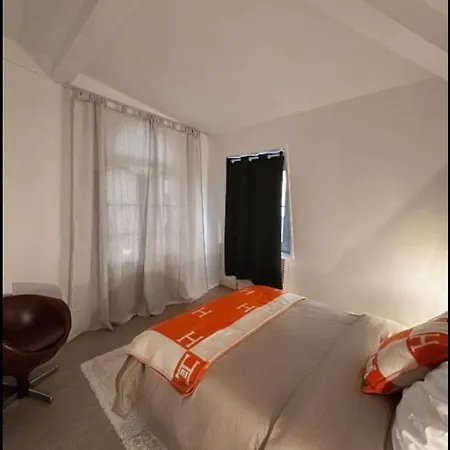 Champs-elysees Montaigne Luxe *