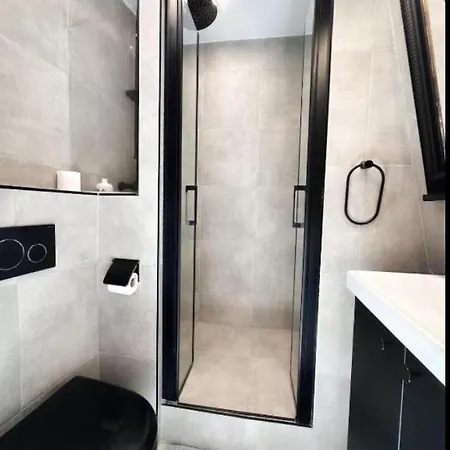 Champs-elysees Montaigne Luxe 아파트