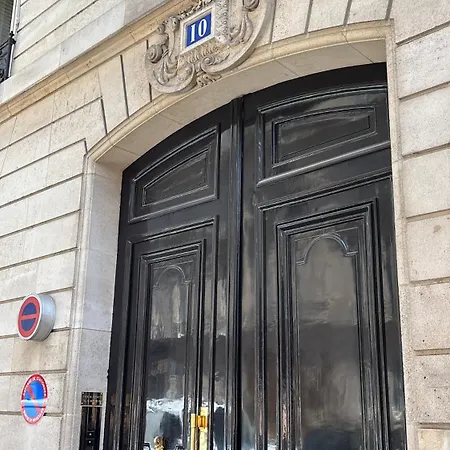 Champs-elysees Montaigne Luxe Paris